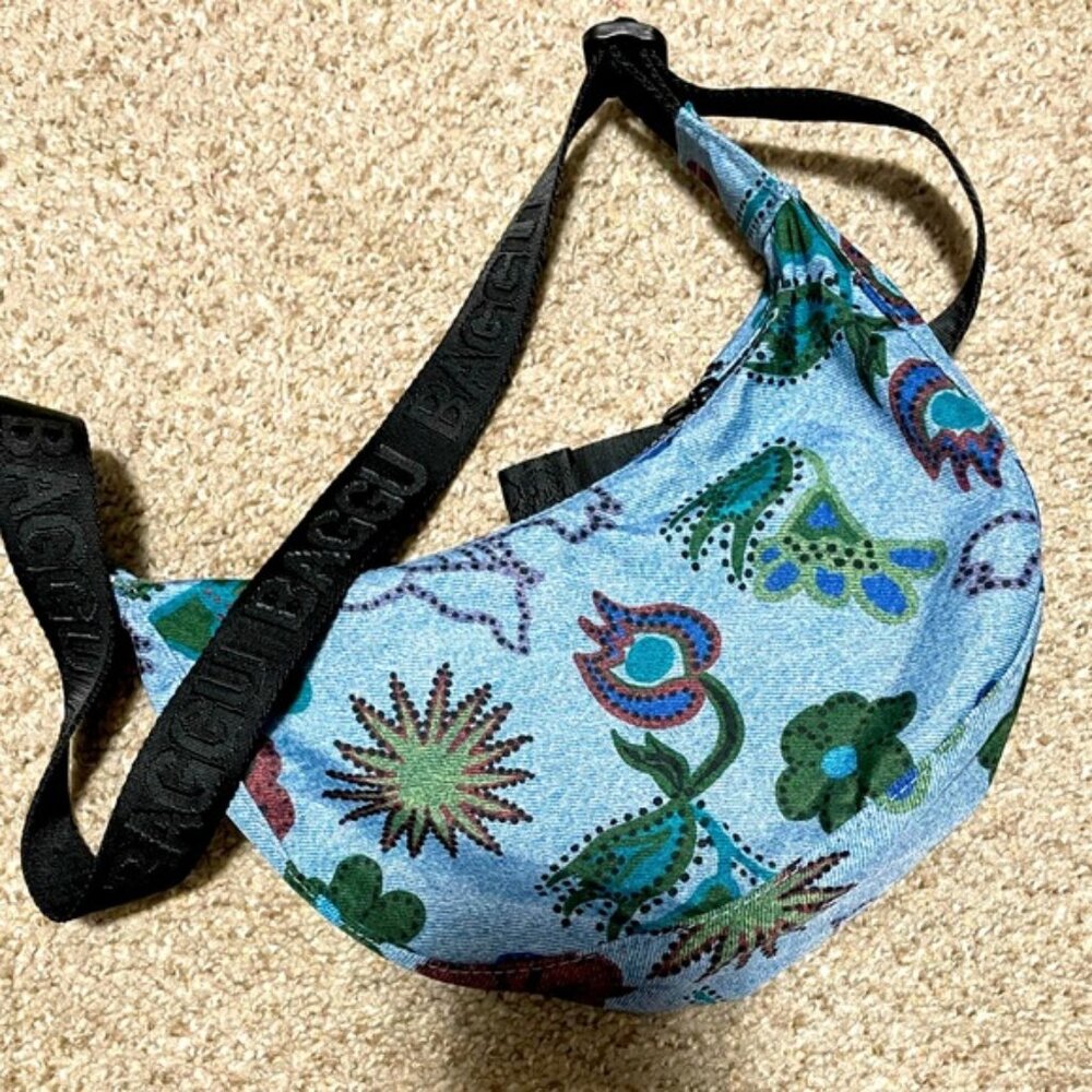 BAGGU nylon crescent shoulder bag - digital denim birds print💙🩵